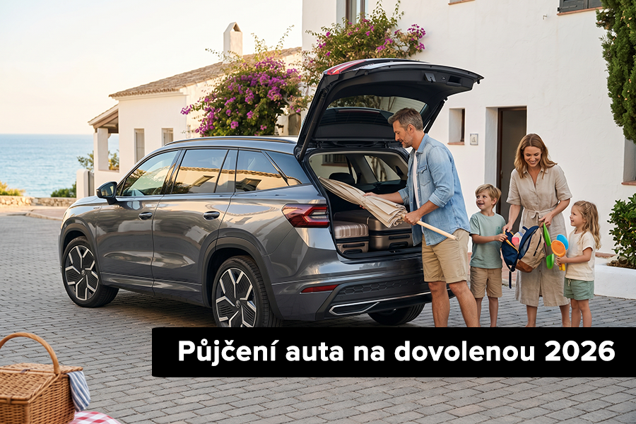 Půjčení auta na dovolenou 2026 Rodina balí věci do půjčeného auta na dovolenou v roce 2026