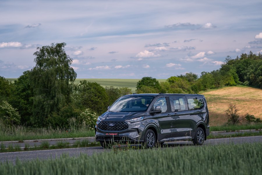 Půjčovna minibusu - Ford Tourneo Custom